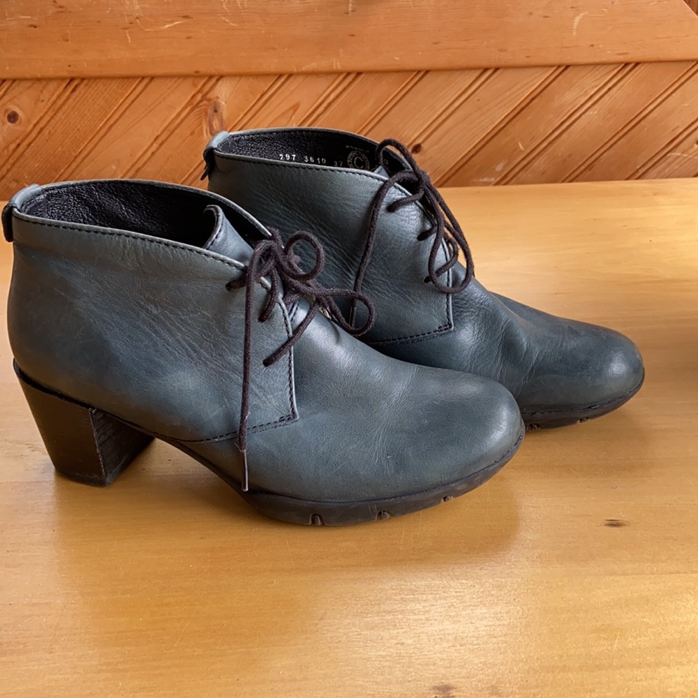 Willy bighorn leather lace up ankle booties size 7